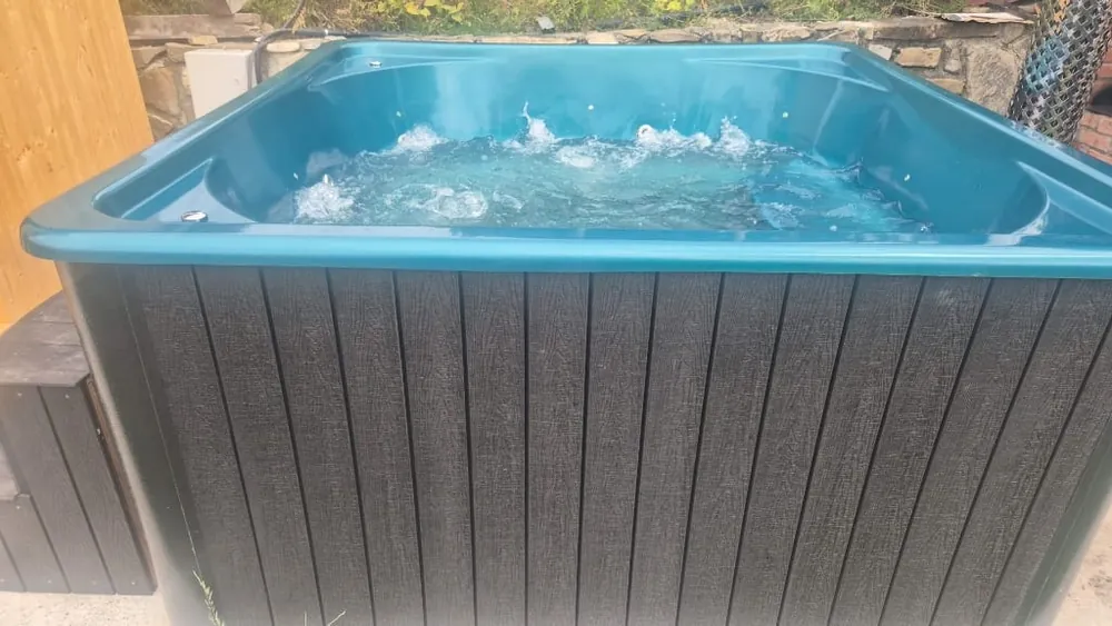 Jacuzzi cu hidromasaj Casa La Constanța